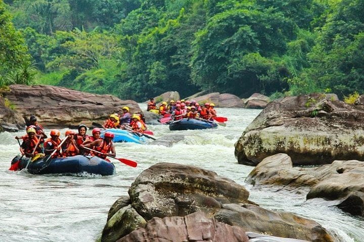 water-rafting-kitulgala-srilanka