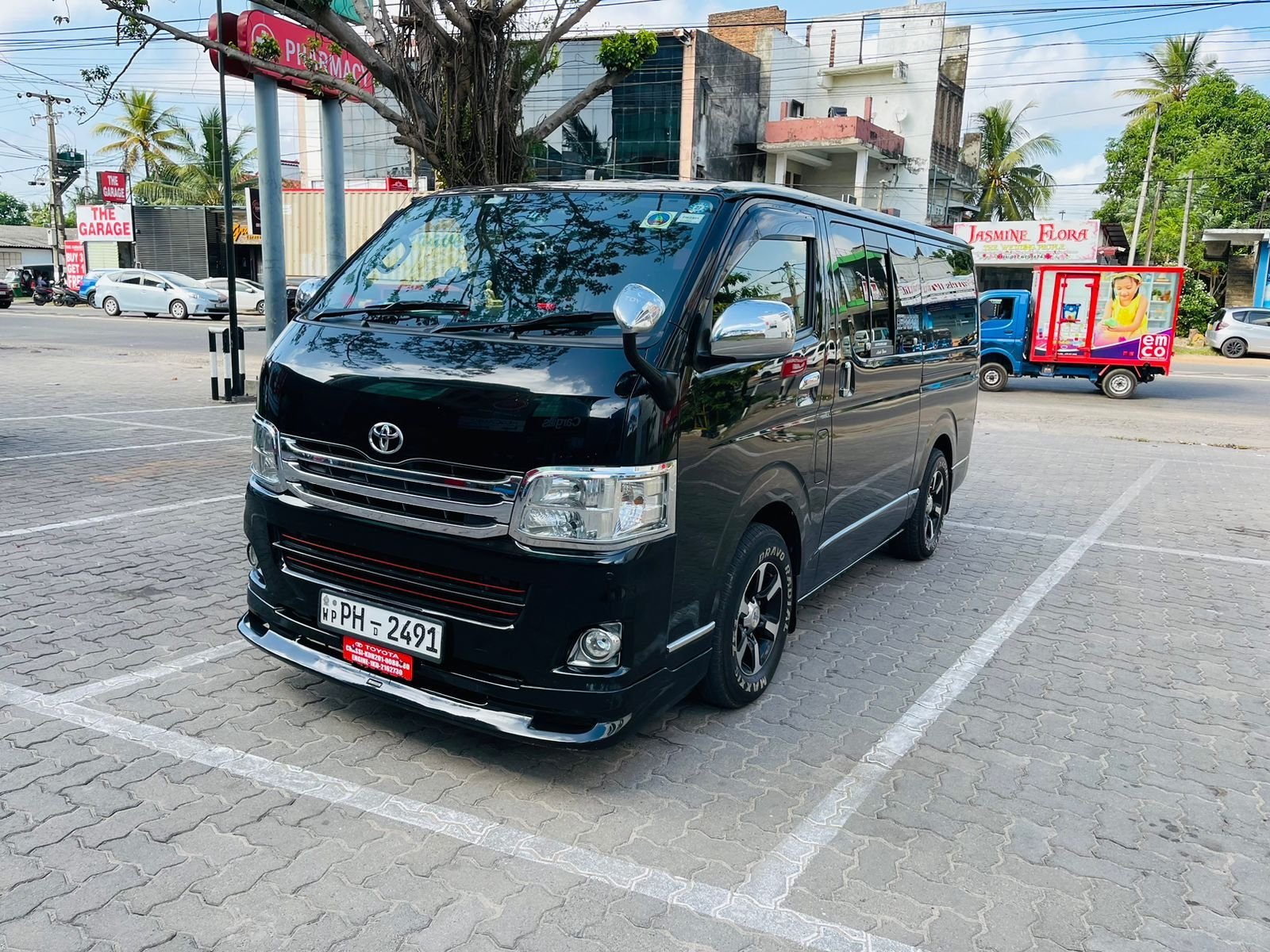 Toyota KDH Flat Roof