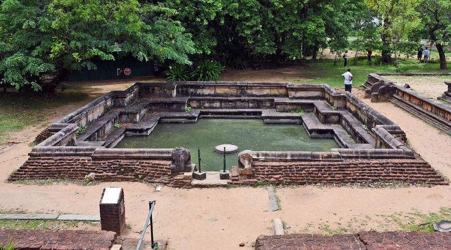 Kumara Pond, Polonnaruwa